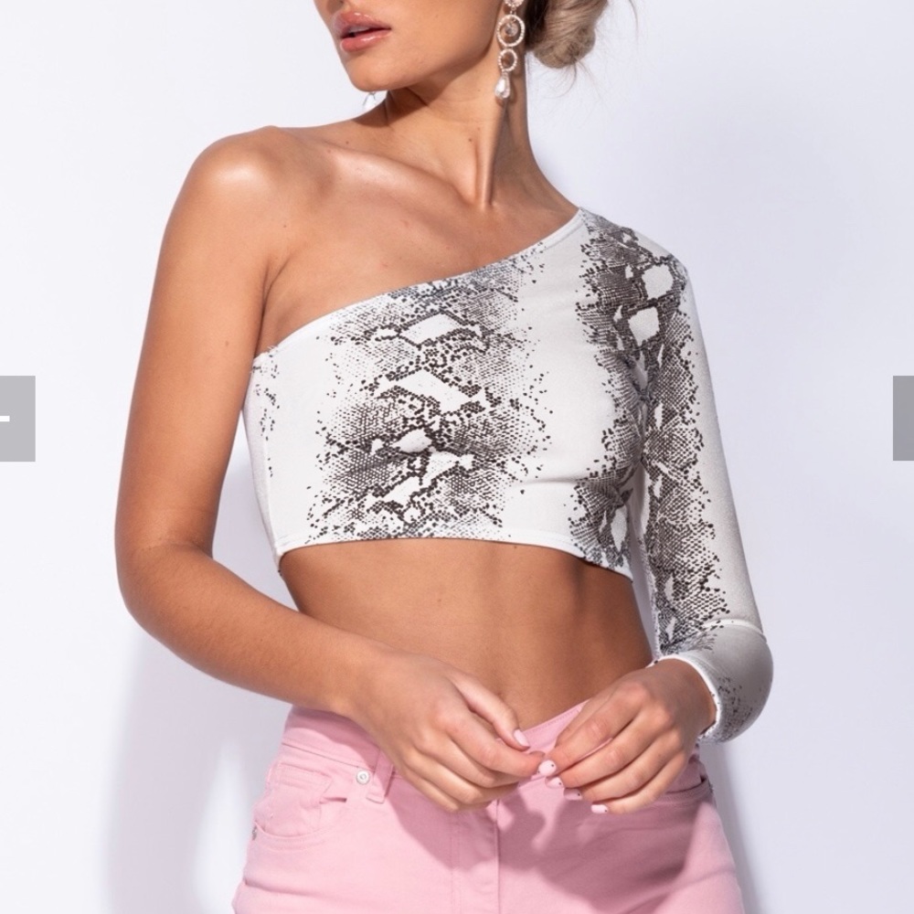 One should snake print top